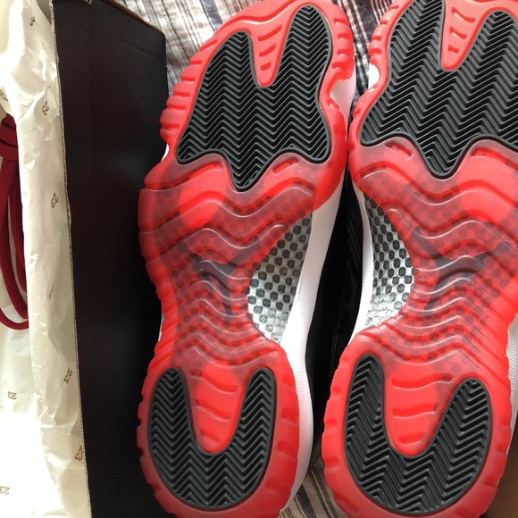 Air Jordan bred 11 lows - Picture 3 of 8